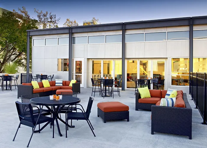 Hotel Aloft By Marriott Downtown Tulsa